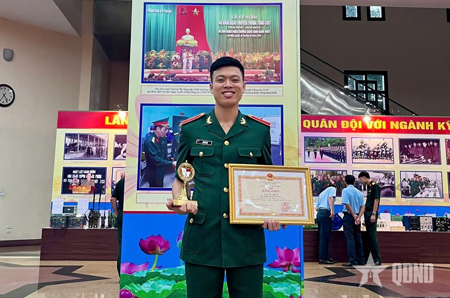 Thượng sĩ Bùi Trí Tuệ - ngọn cờ đầu trong học tập và sáng tạo khoa học ở Học viện Kỹ thuật Quân sự